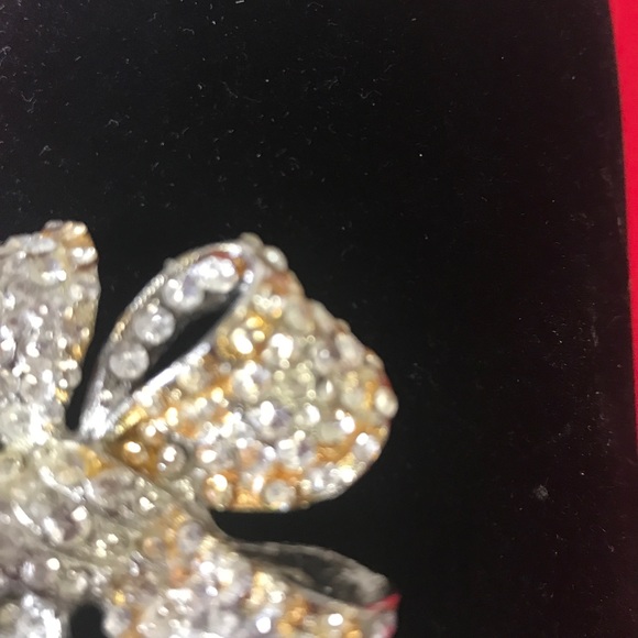 Crystal bow brooch